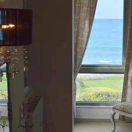 Villa Sea View Beachfront Peri